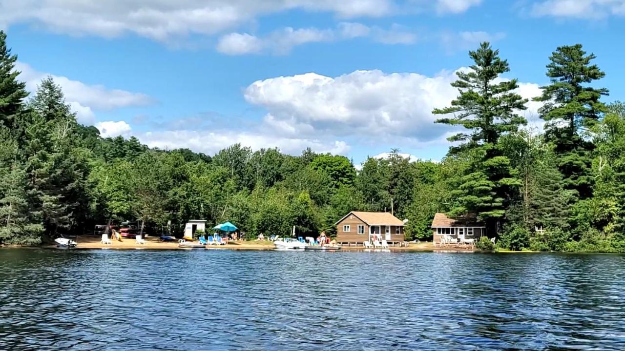 Parkway Cottage Resort And Trading Post Dwight Exterior foto
