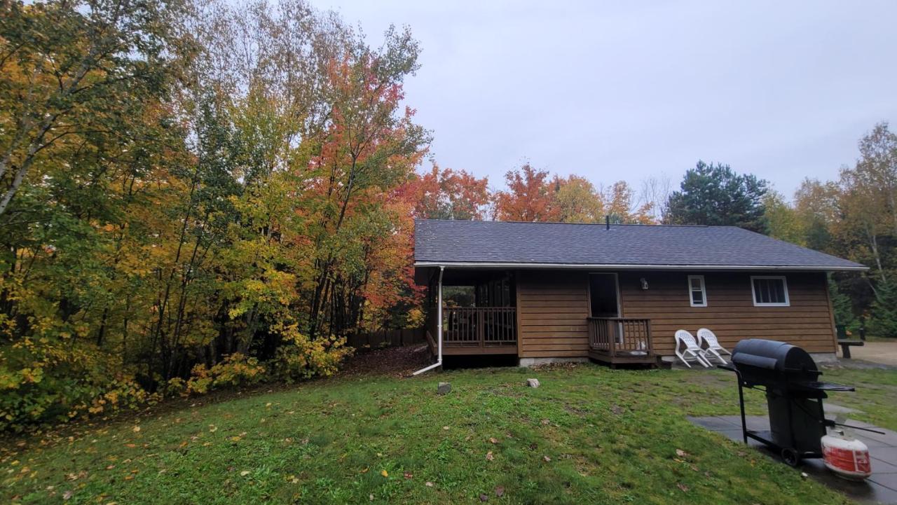 Parkway Cottage Resort And Trading Post Dwight Exterior foto