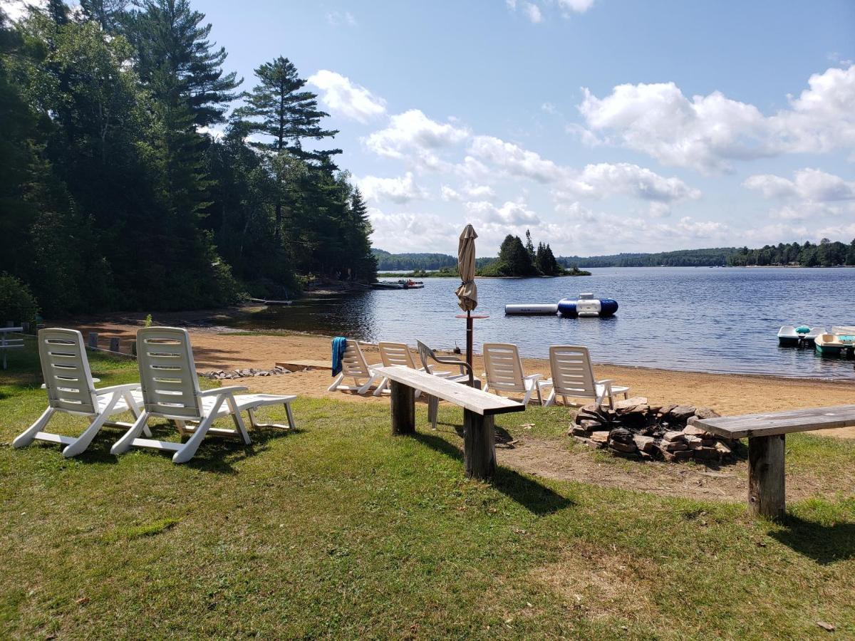 Parkway Cottage Resort And Trading Post Dwight Exterior foto