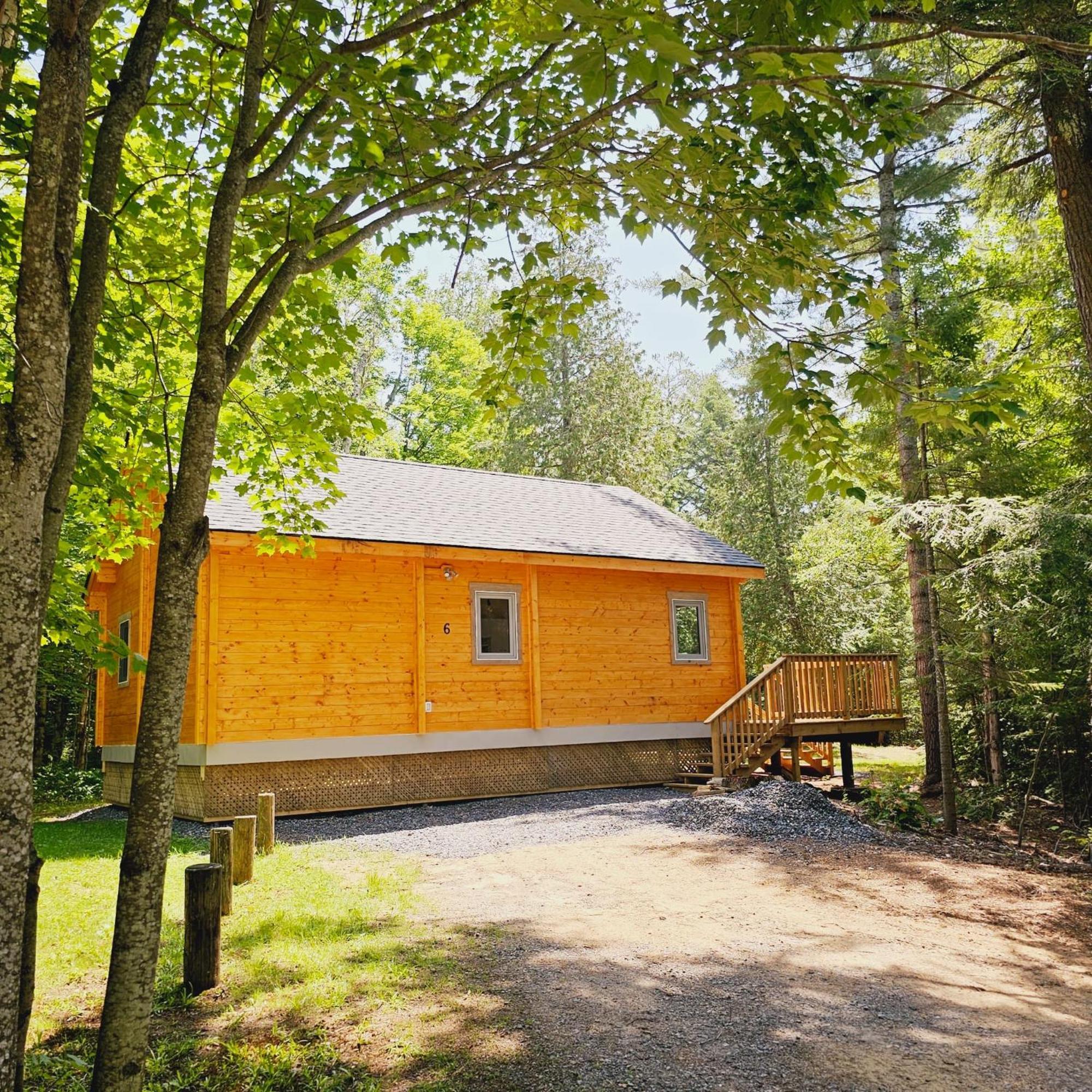 Parkway Cottage Resort And Trading Post Dwight Exterior foto